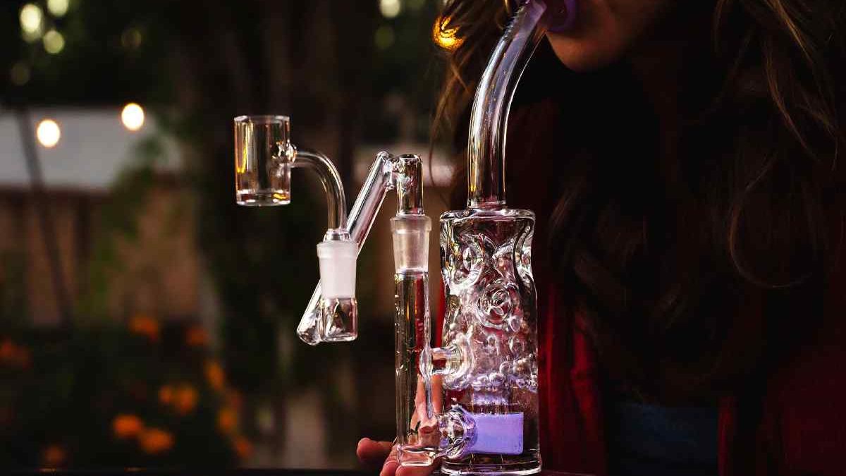 The Ultimate Guide to Using a Dab Rig for Smokers