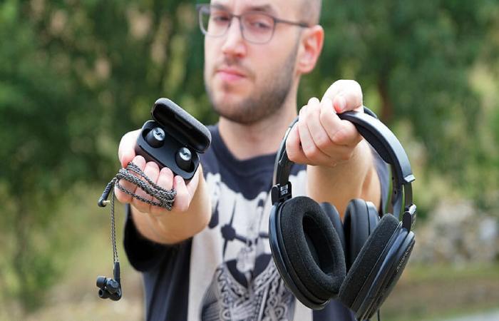 Pros and Cons of In-ear Earbuds